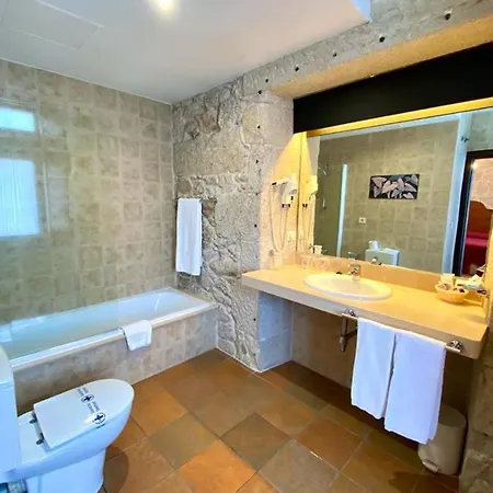 Pazo De Lestrove By De Compostela 4*