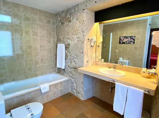 Pazo De Lestrove By De Compostela 4*